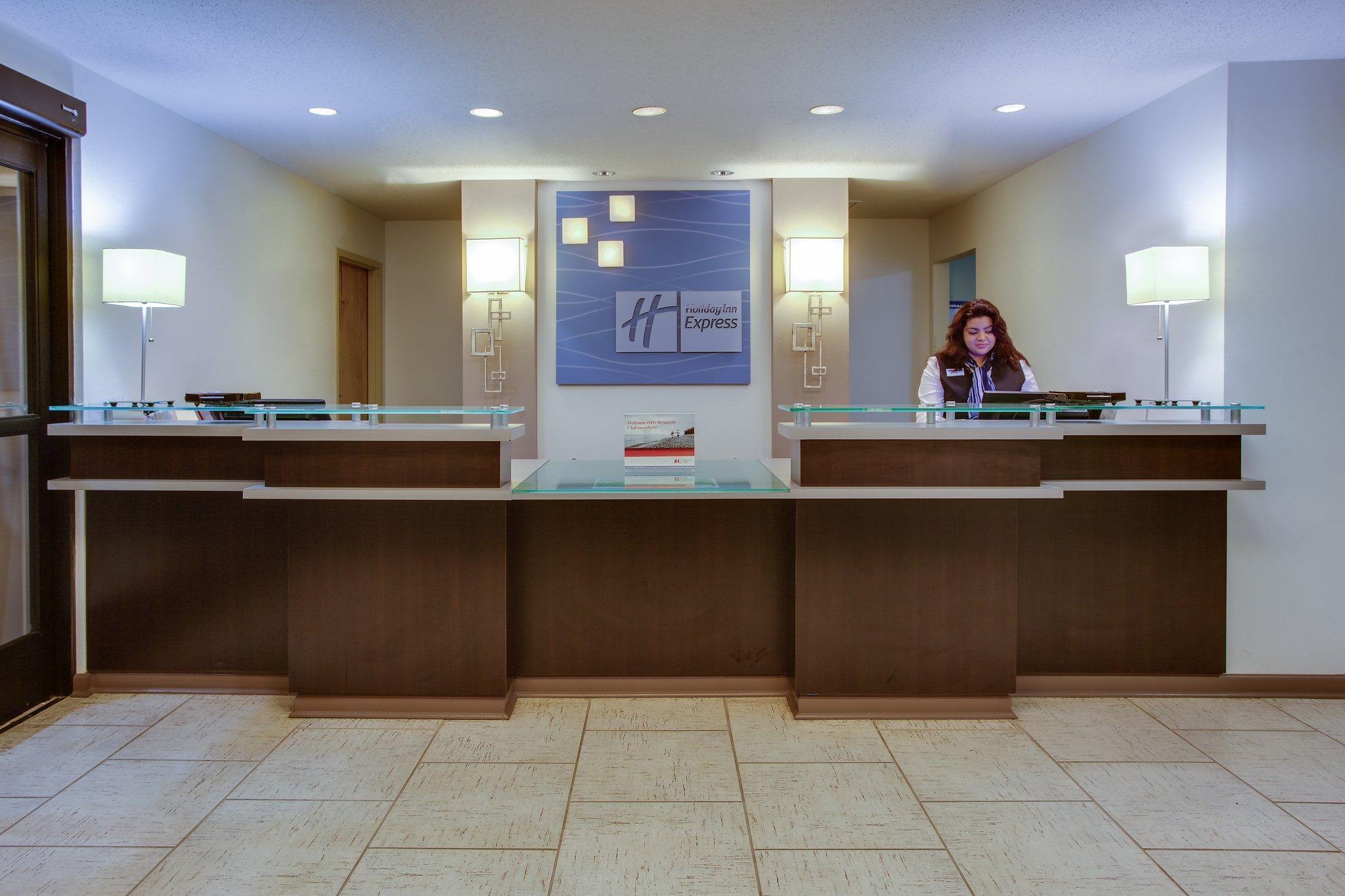 Holiday Inn Express Hotel & Suites Greensboro-East, An Ihg Hotel מראה חיצוני תמונה