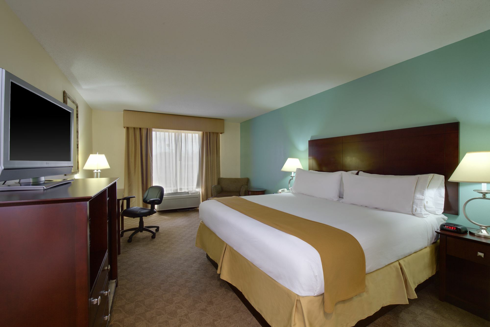 Holiday Inn Express Hotel & Suites Greensboro-East By Ihg מראה חיצוני תמונה
